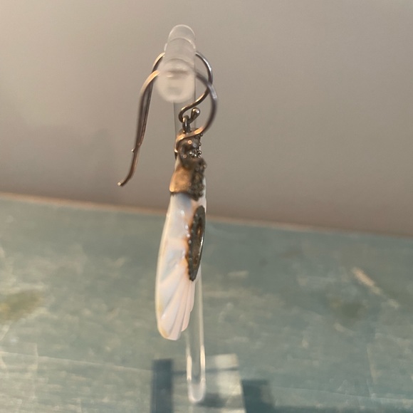 BEAUTIFUL MOTHER OF PEARL WITH STERLING ACCENT DROP HOOP EARRINGS - Picture 3 of 7